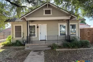215 N Houston Ave, Cameron, TX 76520 - Photo 1