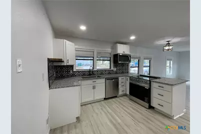625 E 13th Avenue, Belton, TX 76513 - Photo 34