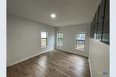 625 E 13th Avenue, Belton, TX 76513 - Photo 20