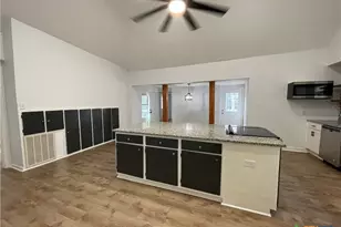 625 E 13th Ave, Belton, TX 76513 - Photo 26