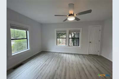 625 E 13th Avenue, Belton, TX 76513 - Photo 6