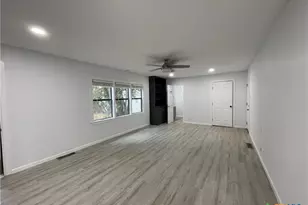 625 E 13th Ave, Belton, TX 76513 - Photo 14