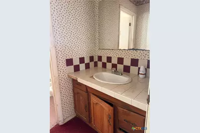 415 SE Main Street, Stockdale, TX 78160 - Photo 6