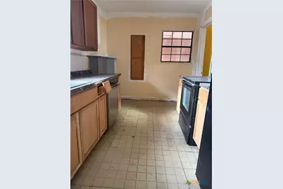 415 SE Main Street, Stockdale, TX 78160 - Photo 12