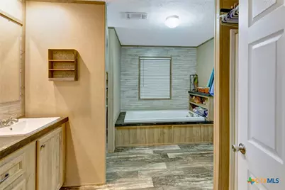 410 Cr 426, Yoakum, TX 77995 - Photo 20