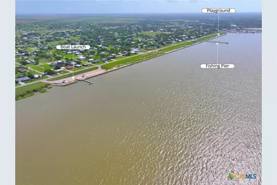 1305 W Bill Tindall Avenue, Seadrift, TX 77983 - Photo 8