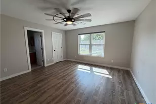 433 W Klein Rd, New Braunfels, TX 78130 - Photo 16
