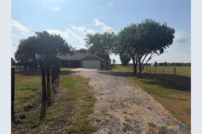 433 W Klein Road, New Braunfels, TX 78130 - Photo 2