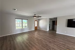 433 W Klein Rd, New Braunfels, TX 78130 - Photo 4
