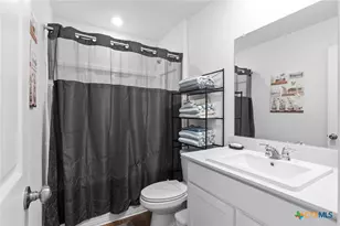587 Commander Abbott Dr, Jarrell, TX 76537 - Photo 8