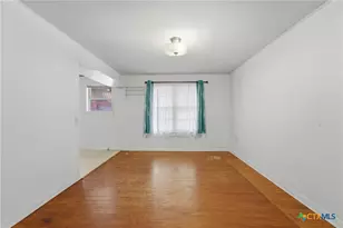 520 Seydler St, Gonzales, TX 78629 - Photo 6