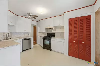 520 Seydler Street, Gonzales, TX 78629 - Photo 2