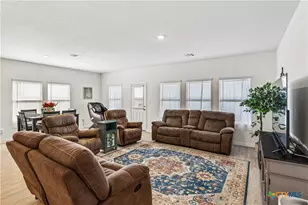 5801 Musquiz Rdg, Seguin, TX 78155 - Photo 10
