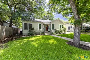 465 S Guenther Ave, New Braunfels, TX 78130 - Photo 1