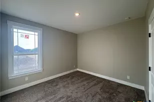 246 Champions Blvd, La Vernia, TX 78121 - Photo 10
