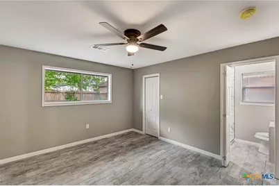 602 N Market Street, Hallettsville, TX 77964 - Photo 28