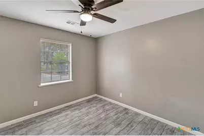 602 N Market Street, Hallettsville, TX 77964 - Photo 20