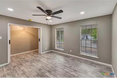 602 N Market Street, Hallettsville, TX 77964 - Photo 10