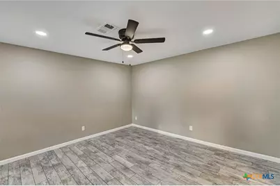 602 N Market Street, Hallettsville, TX 77964 - Photo 8