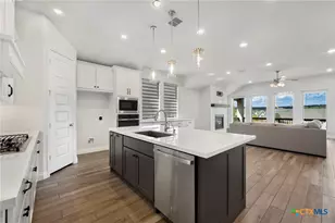 1872 Weinnacht, New Braunfels, TX 78132 - Photo 6