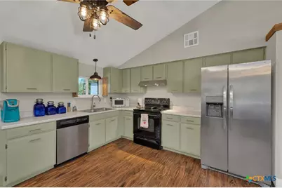307 Valley Acres Drive, New Braunfels, TX 78130 - Photo 10
