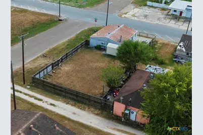 400 W Main Street, Cuero, TX 77954 - Photo 22