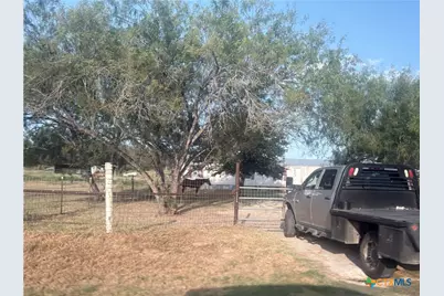 138 Terrace Hill Lane, Floresville, TX 78114 - Photo 10