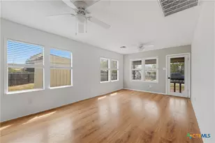 1921 Dreyer Ln, Gonzales, TX 78629 - Photo 10