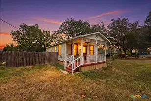 1904 Dreyer Ln St, Gonzales, TX 78629 - Photo 1