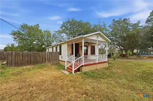 1904 Dreyer Ln St, Gonzales, TX 78629 - Photo 2
