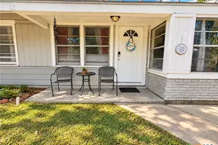 1119 N E, Edna, TX 77957 - Photo 4