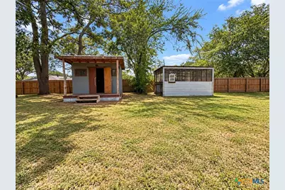 1119 N East, Edna, TX 77957 - Photo 20