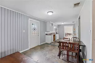 2030 Dreyer Ln, Gonzales, TX 78629 - Photo 14