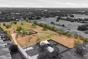 2030 Dreyer Ln, Gonzales, TX 78629 - Photo 2