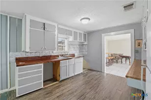 2030 Dreyer Ln, Gonzales, TX 78629 - Photo 10