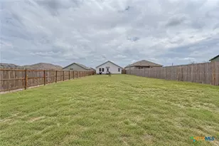 913 Riviera Ct, Seguin, TX 78155 - Photo 24