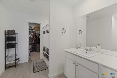 913 Riviera Court, Seguin, TX 78155 - Photo 16