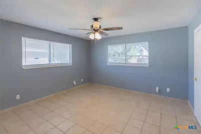 406 Trent Street, Victoria, TX 77905 - Photo 18
