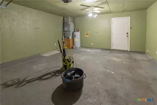 406 Trent St, Victoria, TX 77905 - Photo 30