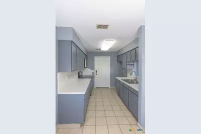 406 Trent Street, Victoria, TX 77905 - Photo 8