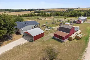 140 Private Rd 801, Lott, TX 76656 - Photo 14