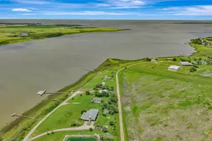 195 Wall Ln, Port Lavaca, TX 77979 - Photo 1