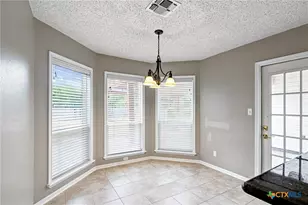 101 Willowbend Dr, Port Lavaca, TX 77979 - Photo 10