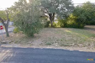 407 S Cameron St, Victoria, TX 77901 - Photo 1