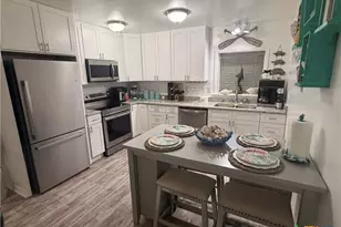 911 Bill Tindall Ave, Seadrift, TX 77983 - Photo 4
