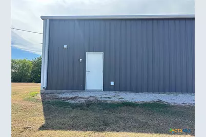 911 Bill Tindall Avenue, Seadrift, TX 77983 - Photo 8