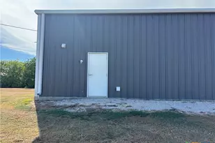 911 Bill Tindall Ave, Seadrift, TX 77983 - Photo 8