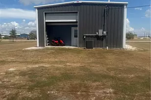 911 Bill Tindall Ave, Seadrift, TX 77983 - Photo 14