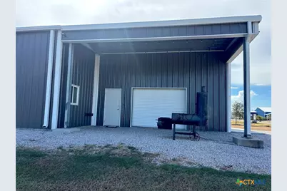 911 Bill Tindall Avenue, Seadrift, TX 77983 - Photo 2