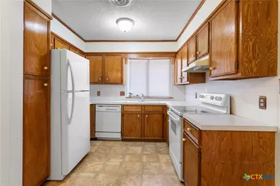 103 Windward Court, Victoria, TX 77901 - Photo 2